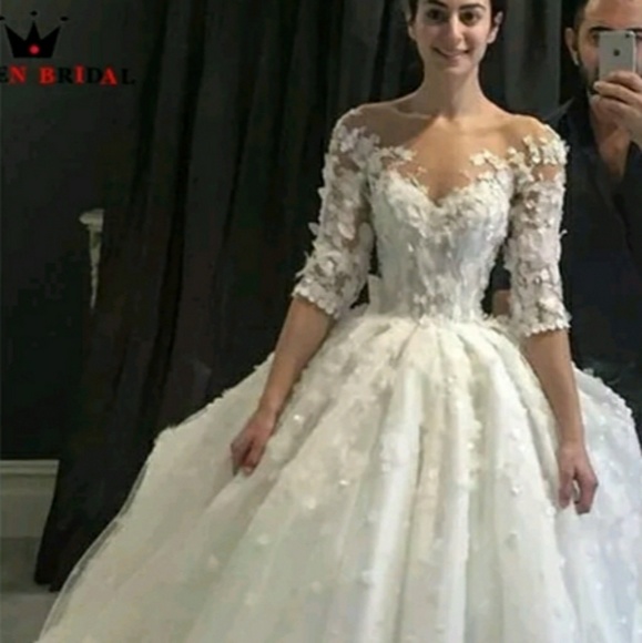 3D flower ball gown - Picture 2 of 8